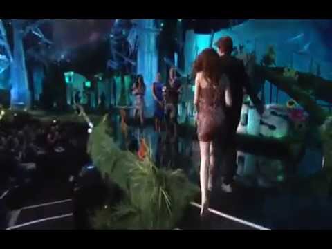 Robert Pattinson and Taylor Lautner kiss