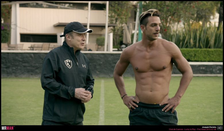 Joaquín Ferreira shirtless Club de Cuervos