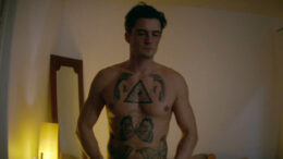 Orlando Bloom nude in Retaliation