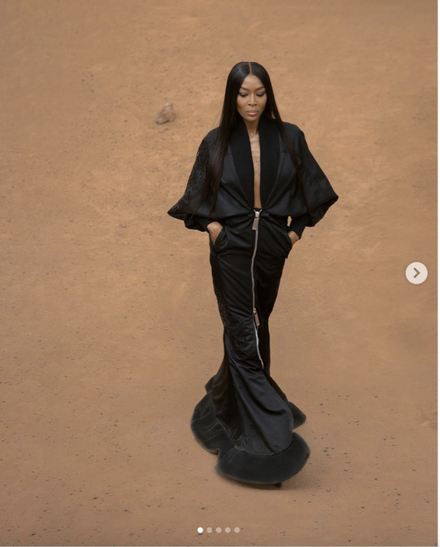 Naomi Campbell walks Off-White FW23